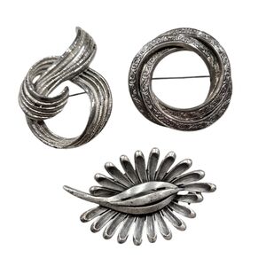 Set of 3 vintage brooches